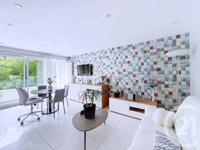 Appartement F3 à vendre - 3 pièces - 63.59 m2 - LAVAL - 53 - PAYS-DE-LOIRE - Century 21 Dréano Immobilier