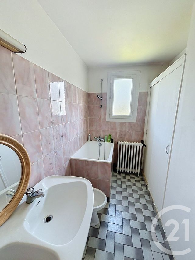 maison à vendre - 8 pièces - 126.0 m2 - LAVAL - 53 - PAYS-DE-LOIRE - Century 21 Dréano Immobilier