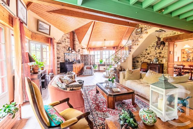 maison à vendre - 6 pièces - 211.0 m2 - AZE - 53 - PAYS-DE-LOIRE - Century 21 Dréano Immobilier