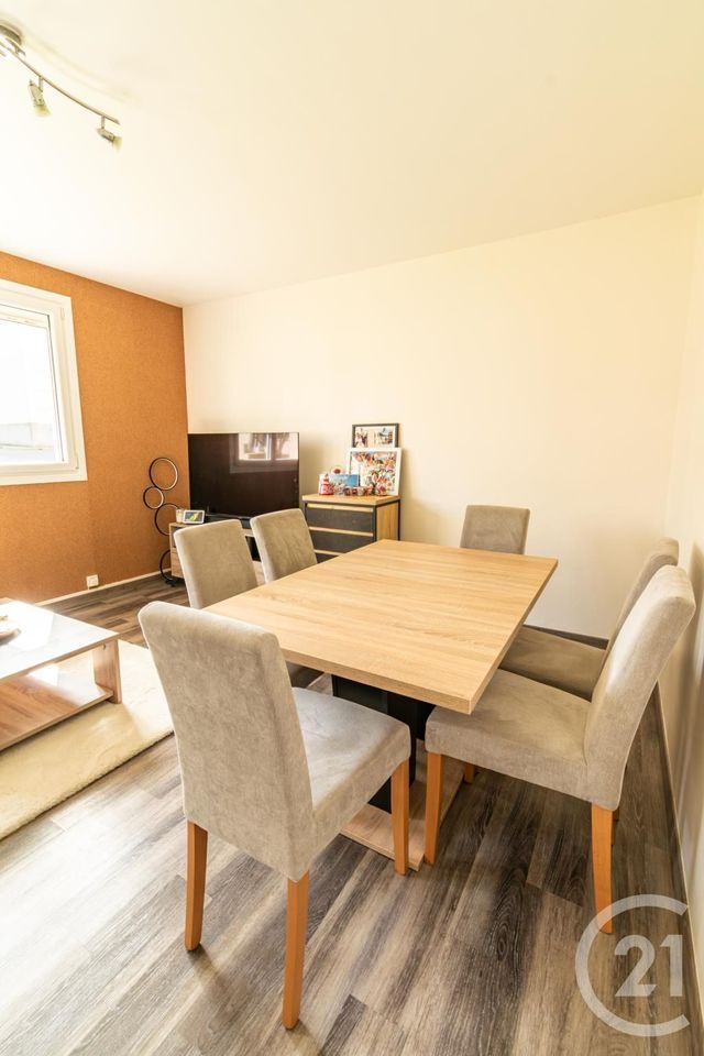 Appartement T4 à vendre - 4 pièces - 65.7 m2 - LAVAL - 53 - PAYS-DE-LOIRE - Century 21 Dréano Immobilier