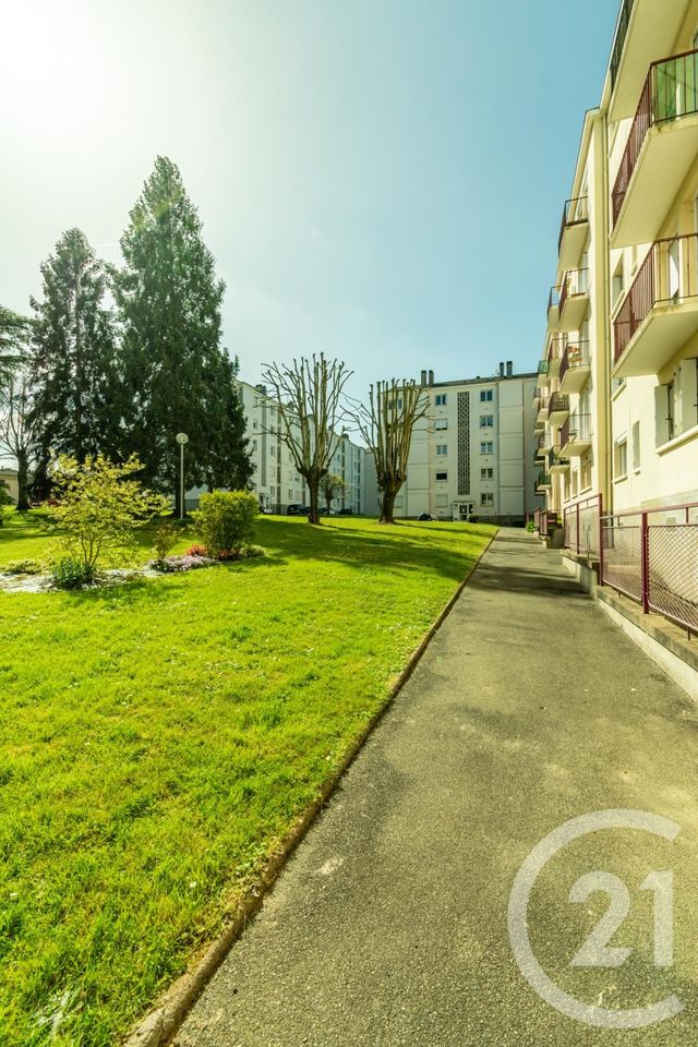 Appartement T4 à vendre - 4 pièces - 65.7 m2 - LAVAL - 53 - PAYS-DE-LOIRE - Century 21 Dréano Immobilier