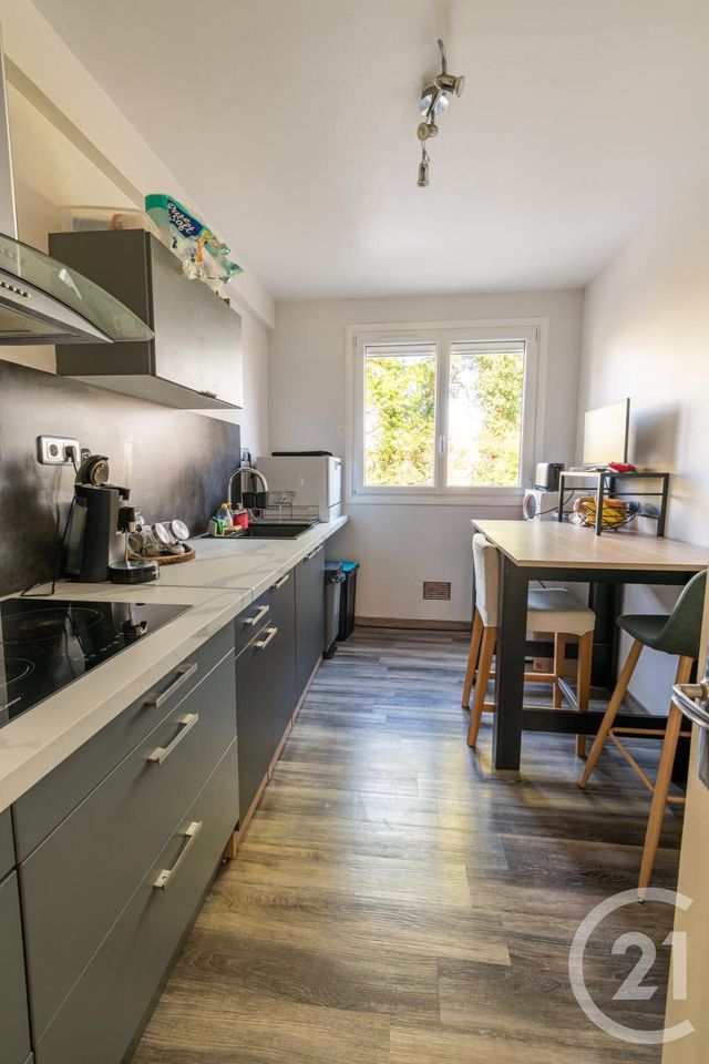 Appartement T4 à vendre - 4 pièces - 65.7 m2 - LAVAL - 53 - PAYS-DE-LOIRE - Century 21 Dréano Immobilier