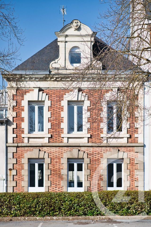 maison à vendre - 6 pièces - 194.7 m2 - LAVAL - 53 - PAYS-DE-LOIRE - Century 21 Dréano Immobilier