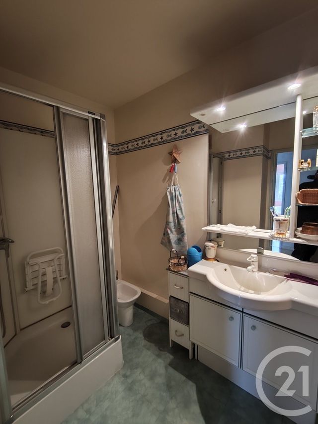 Afficher la photo en grand Appartement T3 à vendre - 4 pièces - 75.45 m2 - LAVAL - 53 - PAYS-DE-LOIRE - Century 21 Dréano Immobilier