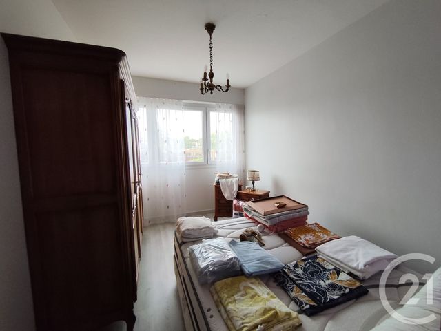 Afficher la photo en grand Appartement T3 à vendre - 4 pièces - 75.45 m2 - LAVAL - 53 - PAYS-DE-LOIRE - Century 21 Dréano Immobilier