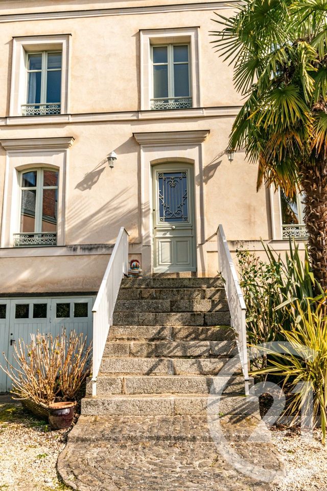 maison à vendre - 9 pièces - 201.55 m2 - LAVAL - 53 - PAYS-DE-LOIRE - Century 21 Dréano Immobilier