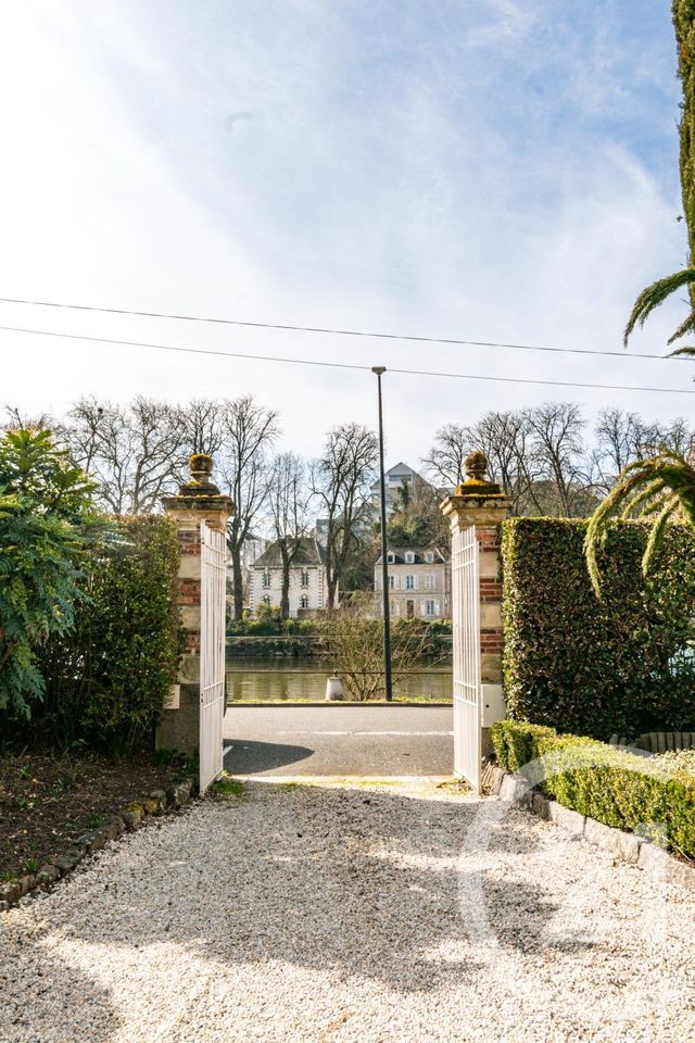 maison à vendre - 9 pièces - 201.55 m2 - LAVAL - 53 - PAYS-DE-LOIRE - Century 21 Dréano Immobilier