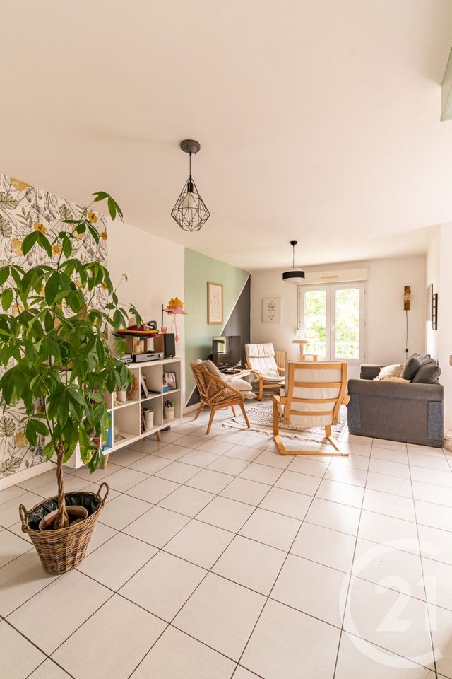 Appartement T4 à vendre - 4 pièces - 85.2 m2 - LAVAL - 53 - PAYS-DE-LOIRE - Century 21 Dréano Immobilier
