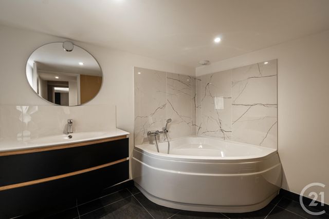 maison à vendre - 8 pièces - 168.0 m2 - LAVAL - 53 - PAYS-DE-LOIRE - Century 21 Dréano Immobilier