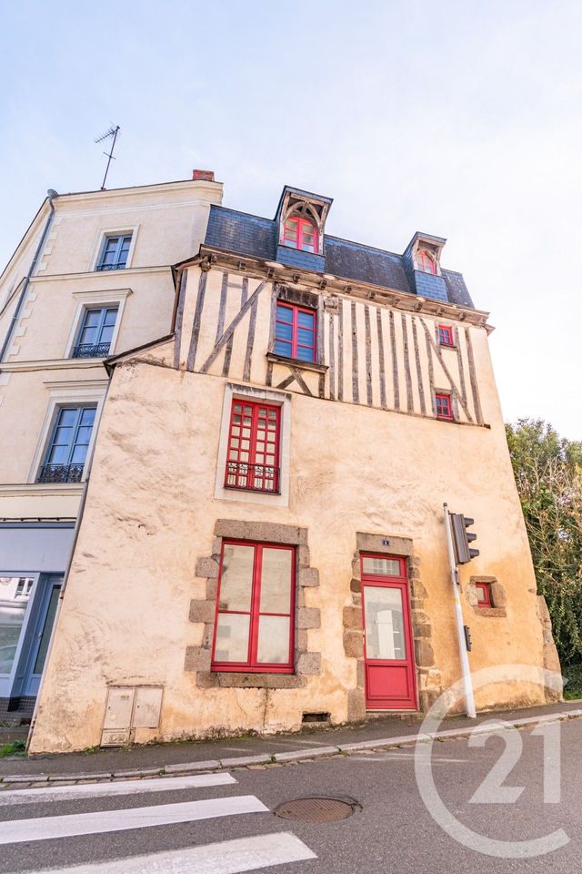 immeuble - LAVAL - 53