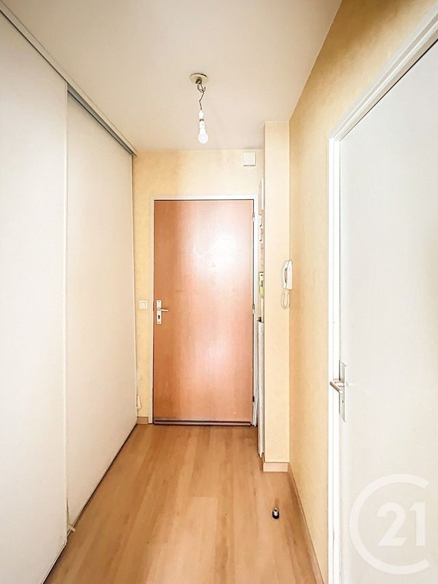 Appartement T2 à vendre - 2 pièces - 54.0 m2 - LAVAL - 53 - PAYS-DE-LOIRE - Century 21 Dréano Immobilier