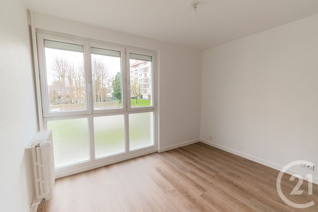 Appartement T3 à vendre - 3 pièces - 49.5 m2 - LAVAL - 53 - PAYS-DE-LOIRE - Century 21 Dréano Immobilier
