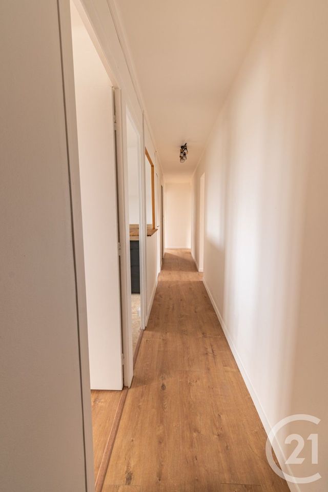 Appartement T4 à vendre - 4 pièces - 74.0 m2 - LAVAL - 53 - PAYS-DE-LOIRE - Century 21 Dréano Immobilier