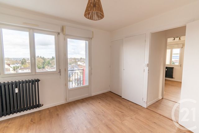 Appartement T4 à vendre - 4 pièces - 74.0 m2 - LAVAL - 53 - PAYS-DE-LOIRE - Century 21 Dréano Immobilier