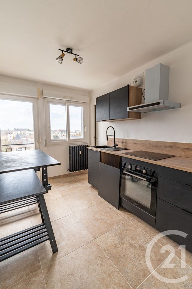 Appartement T4 à vendre - 4 pièces - 74.0 m2 - LAVAL - 53 - PAYS-DE-LOIRE - Century 21 Dréano Immobilier