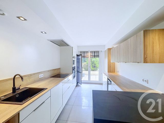 Appartement T4 à vendre - 4 pièces - 91.71 m2 - LAVAL - 53 - PAYS-DE-LOIRE - Century 21 Dréano Immobilier