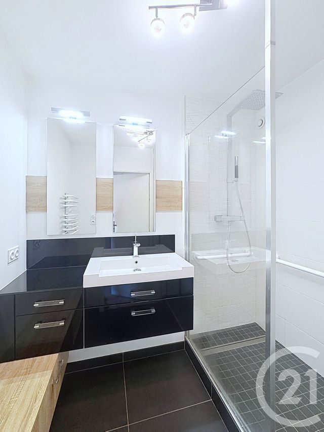 Appartement T4 à vendre - 4 pièces - 91.71 m2 - LAVAL - 53 - PAYS-DE-LOIRE - Century 21 Dréano Immobilier