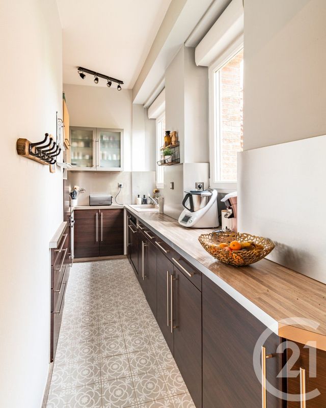 maison à vendre - 8 pièces - 156.98 m2 - LAVAL - 53 - PAYS-DE-LOIRE - Century 21 Dréano Immobilier