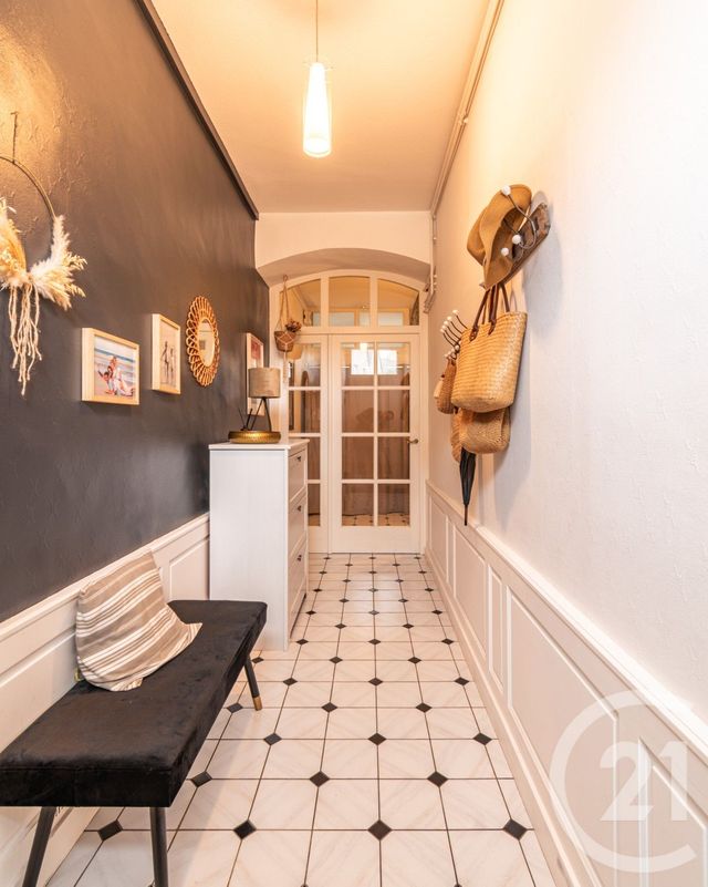 maison à vendre - 8 pièces - 156.98 m2 - LAVAL - 53 - PAYS-DE-LOIRE - Century 21 Dréano Immobilier