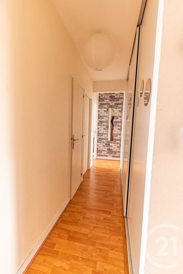 Appartement T4 à vendre - 4 pièces - 64.0 m2 - LAVAL - 53 - PAYS-DE-LOIRE - Century 21 Dréano Immobilier