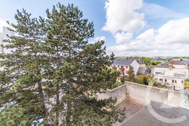 Appartement T4 à vendre - 5 pièces - 78.5 m2 - LAVAL - 53 - PAYS-DE-LOIRE - Century 21 Dréano Immobilier