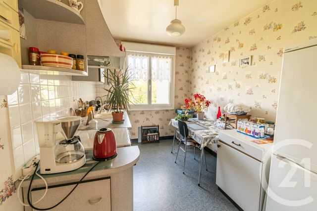 Appartement T4 à vendre - 4 pièces - 71.0 m2 - LAVAL - 53 - PAYS-DE-LOIRE - Century 21 Dréano Immobilier
