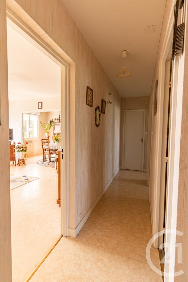 Appartement T4 à vendre - 4 pièces - 71.0 m2 - LAVAL - 53 - PAYS-DE-LOIRE - Century 21 Dréano Immobilier