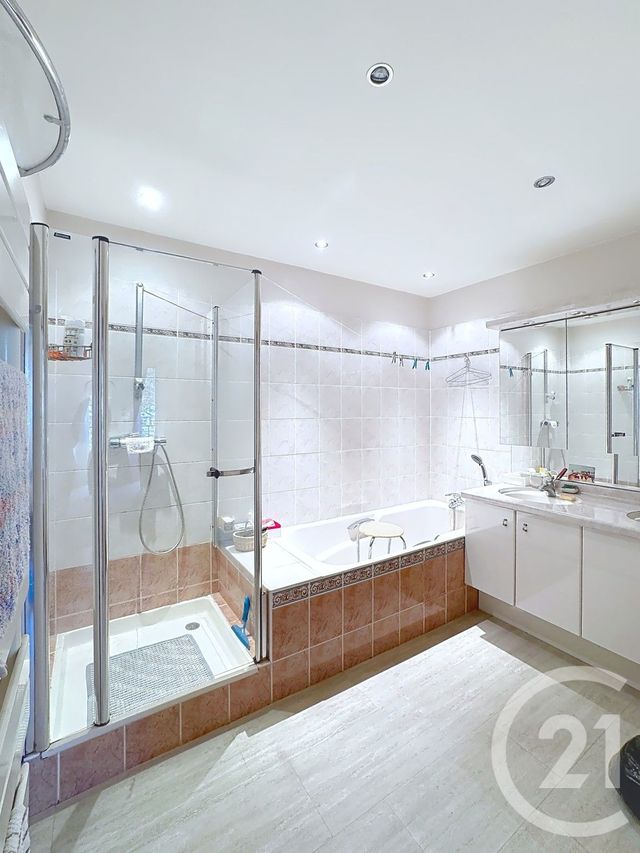 Appartement à vendre - 4 pièces - 97.36 m2 - LAVAL - 53 - PAYS-DE-LOIRE - Century 21 Dréano Immobilier