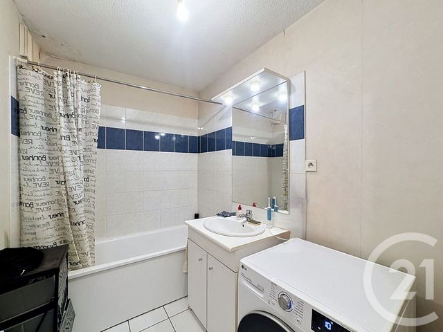 Appartement à vendre - 2 pièces - 47.71 m2 - LAVAL - 53 - PAYS-DE-LOIRE - Century 21 Dréano Immobilier