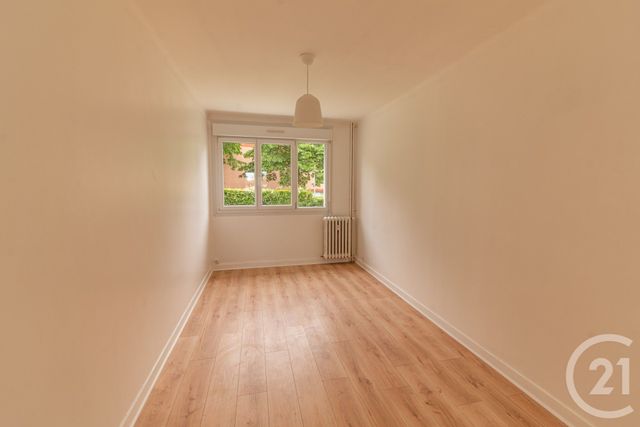 Appartement T5 à vendre - 5 pièces - 85.0 m2 - LAVAL - 53 - PAYS-DE-LOIRE - Century 21 Dréano Immobilier