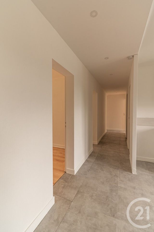 Appartement T5 à vendre - 5 pièces - 85.0 m2 - LAVAL - 53 - PAYS-DE-LOIRE - Century 21 Dréano Immobilier