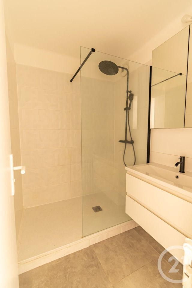Appartement T5 à vendre - 5 pièces - 85.0 m2 - LAVAL - 53 - PAYS-DE-LOIRE - Century 21 Dréano Immobilier