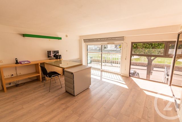 Appartement Local à vendre - 4 pièces - 83.5 m2 - LAVAL - 53 - PAYS-DE-LOIRE - Century 21 Dréano Immobilier