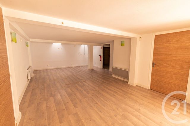 Appartement Local à vendre - 4 pièces - 83.5 m2 - LAVAL - 53 - PAYS-DE-LOIRE - Century 21 Dréano Immobilier