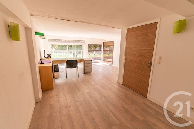 Appartement Local à vendre - 4 pièces - 83.5 m2 - LAVAL - 53 - PAYS-DE-LOIRE - Century 21 Dréano Immobilier