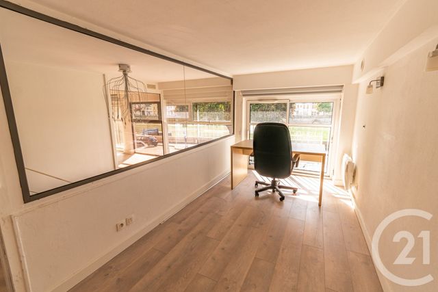 Appartement Local à vendre - 4 pièces - 83.5 m2 - LAVAL - 53 - PAYS-DE-LOIRE - Century 21 Dréano Immobilier