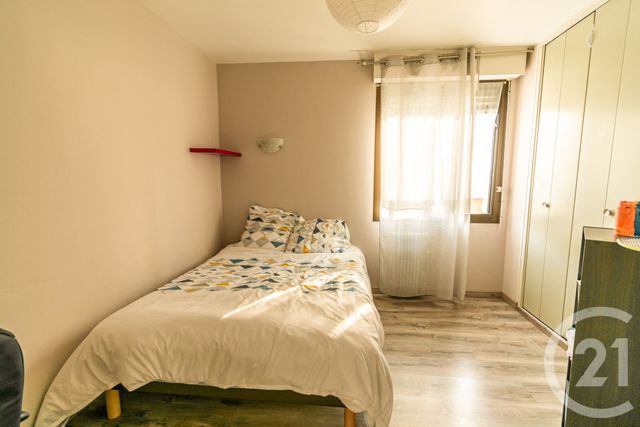 Appartement T3 à vendre - 4 pièces - 76.3 m2 - LAVAL - 53 - PAYS-DE-LOIRE - Century 21 Dréano Immobilier