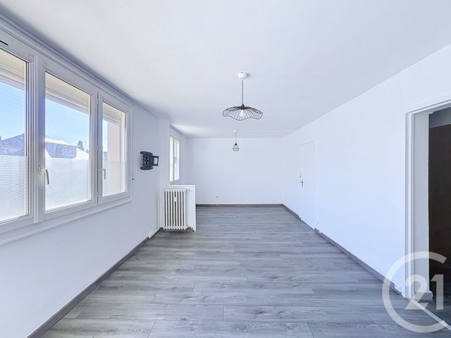 Appartement F3 à vendre - 3 pièces - 53.2 m2 - LAVAL - 53 - PAYS-DE-LOIRE - Century 21 Dréano Immobilier