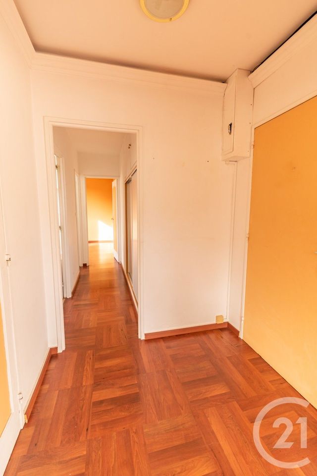 Appartement T3 à vendre - 3 pièces - 60.5 m2 - LAVAL - 53 - PAYS-DE-LOIRE - Century 21 Dréano Immobilier