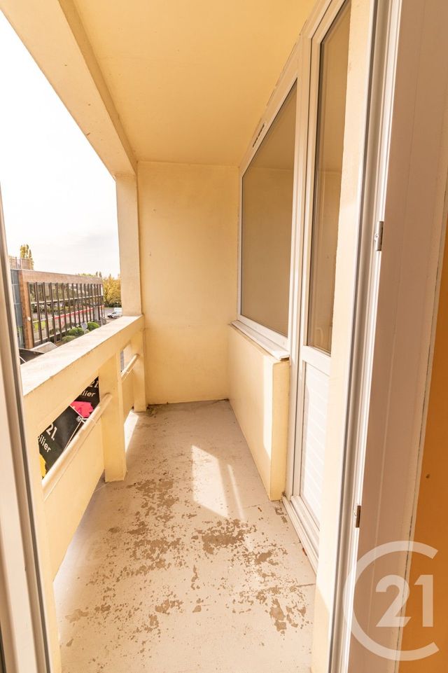 Appartement T3 à vendre - 3 pièces - 60.5 m2 - LAVAL - 53 - PAYS-DE-LOIRE - Century 21 Dréano Immobilier