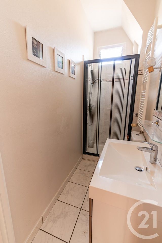 Appartement T3 à vendre - 3 pièces - 67.5 m2 - LAVAL - 53 - PAYS-DE-LOIRE - Century 21 Dréano Immobilier