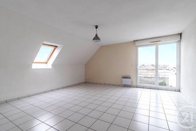 Appartement T5 à vendre - 5 pièces - 89.97 m2 - LAVAL - 53 - PAYS-DE-LOIRE - Century 21 Dréano Immobilier